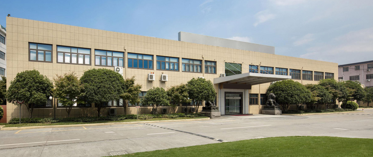 凱澤金屬主營(yíng)產(chǎn)品有：鈦靶,鉻靶,鋯靶,鎳靶,鈦鋁靶,鈦絲,鈦鍛件,鈦加工件,鈦塊,鈦法蘭,鈦靶材,鈦靶塊,高純鈦靶,鈦板靶,鈦管靶,鈦平面靶,鉻靶材,鉻旋轉(zhuǎn)靶,鋯靶塊,鋯管靶,鎳靶材,鎳靶塊,鈦鋁靶材,鈦鋁靶塊,鈦合金絲,TA1鈦絲,TC4鈦絲,鈦合金鍛件,TC4鈦鍛件,TC11鈦鍛件,鈦合金加工件,鈦合金異形件,鈦異形加工件,TC4鈦加工件,鈦合金方塊,鈦方塊,鈦合金法蘭,TA1鈦法蘭,TA2鈦法蘭,TC4鈦法蘭,鈦螺絲,鈦合金棒,鈦合金板,鈦合金管,鈦環(huán),
鈦管件,鈦合金餅等，庫存充足，規(guī)格齊全，支持現(xiàn)貨或定制